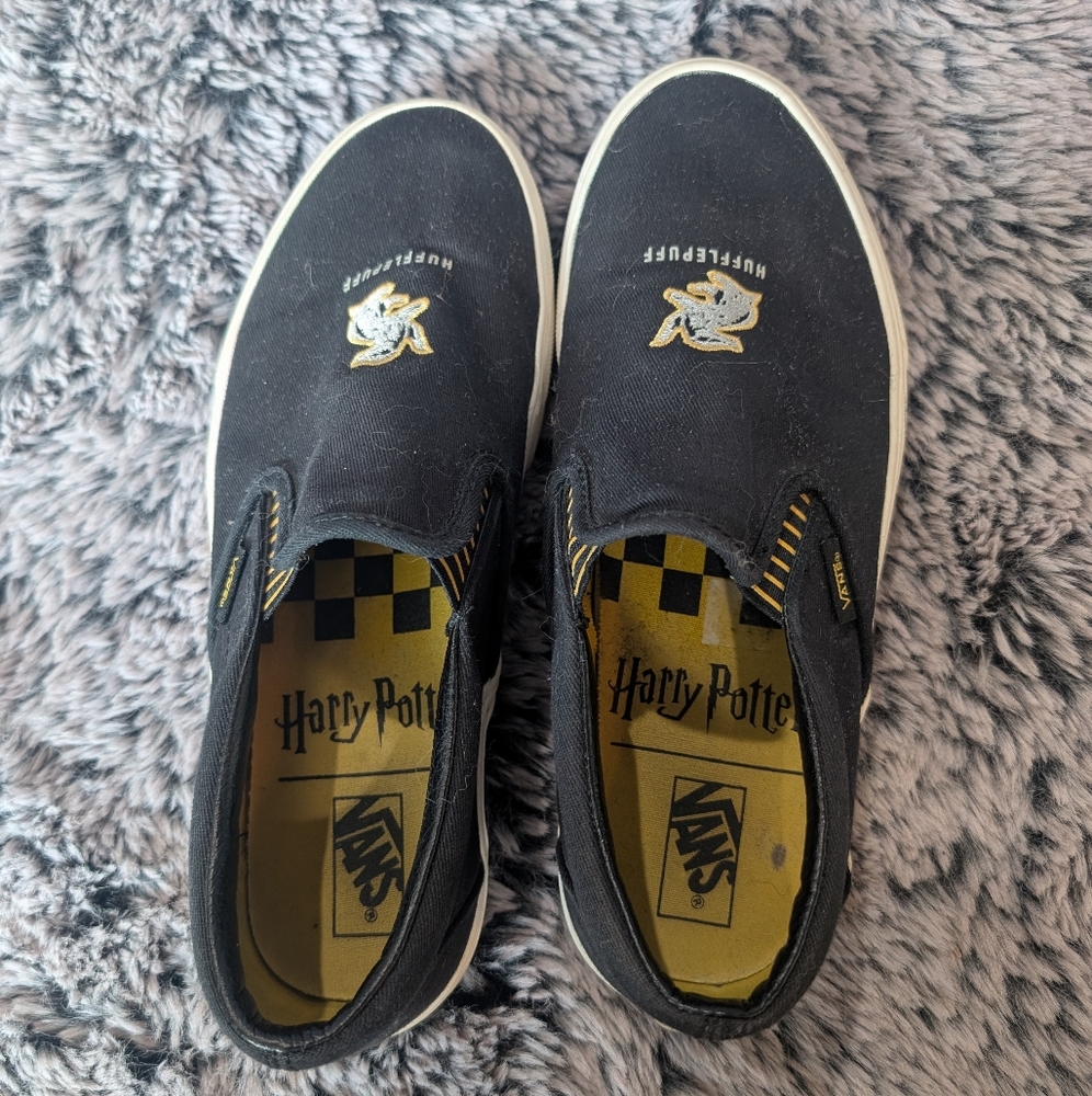Vans Harry Potter Hufflepuff Black Slip-On Unisex Shoes - Picture 2 of 4